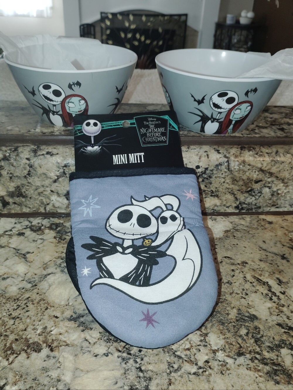 Disney The Nightmare Before Christmas Jack & Zero Mini Mitt in Light Gray 2 Bowl